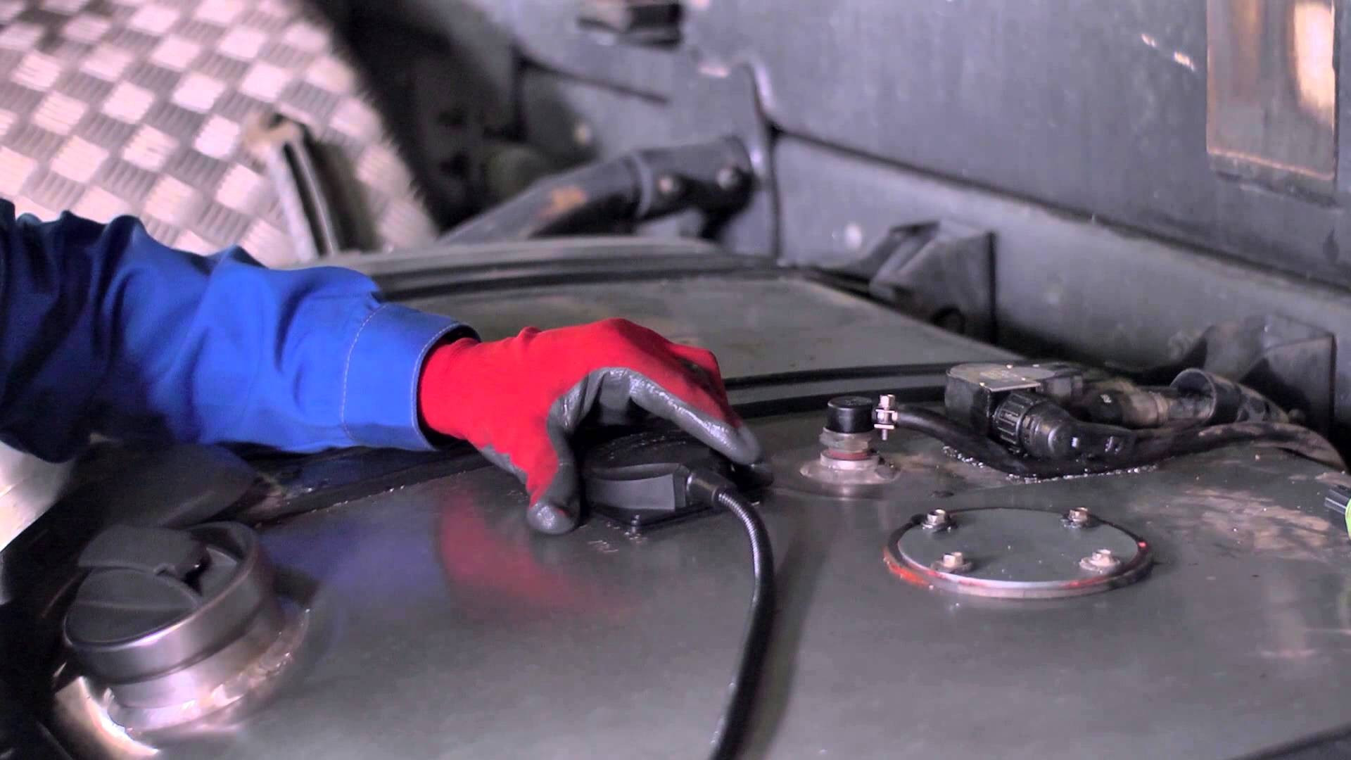 ДУТ выявляет слив топлива в течение 30 секунд с момента несанкционированного вмешательства. ДУТ выявляет слив топлива в течение 30 секунд с момента несанкционированного вмешательства.