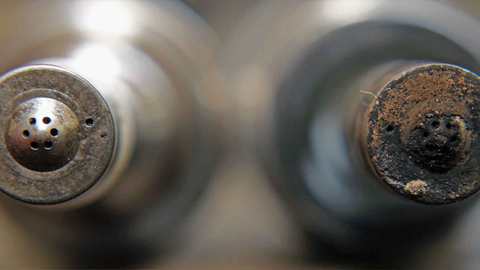 Слева - форсунки после 50 тысяч км на качественном топливе, справа - после 5 тысяч км на некачественном.